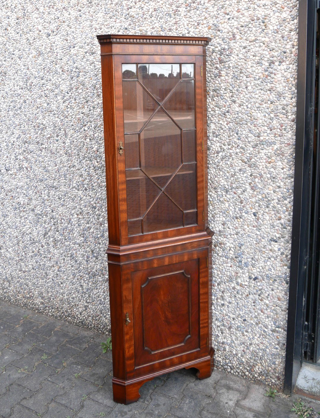 Antique/vintage English corner cabinet, 20th century